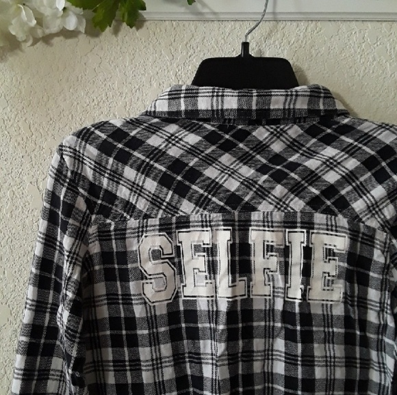Charlotte Russe sz:L  Plaid Selfie Button-Down Top - Picture 6 of 8
